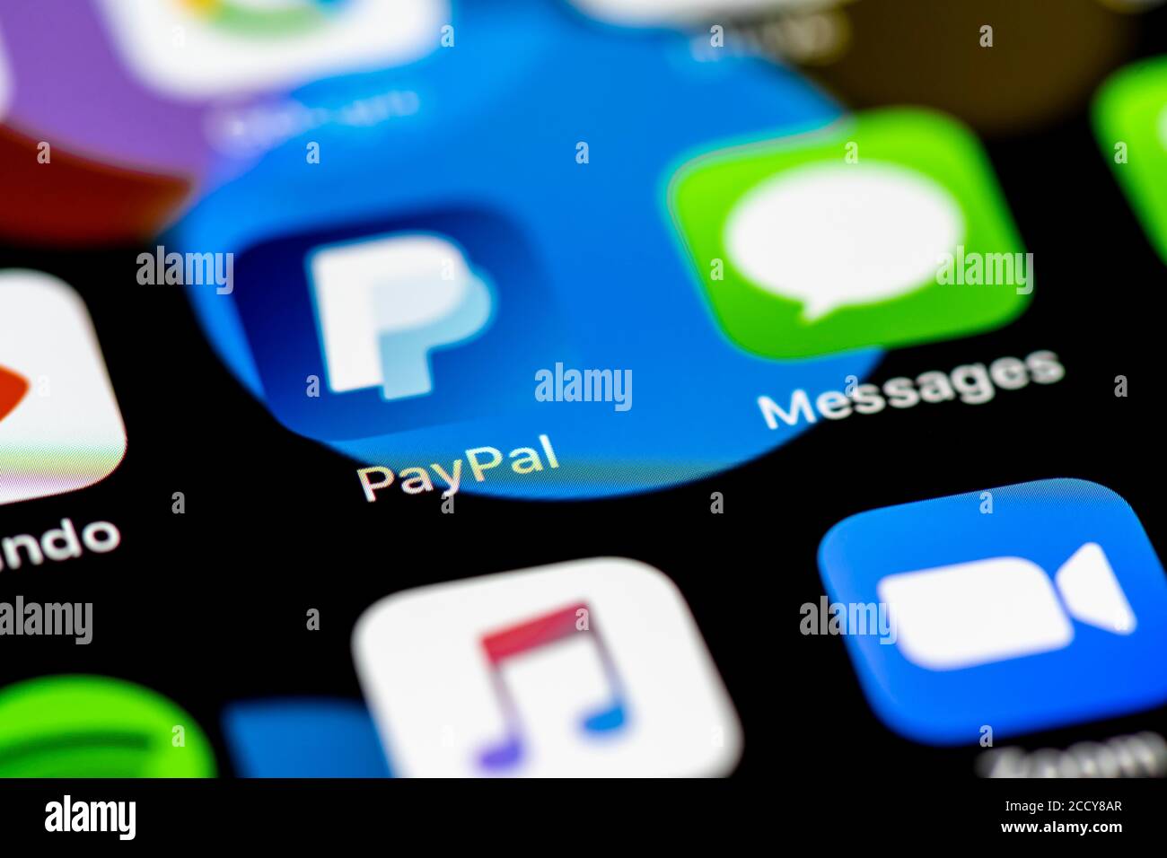 PayPal, icone delle app sul display di un telefono cellulare, iPhone, smartphone, primo piano, riempimento formato Foto Stock