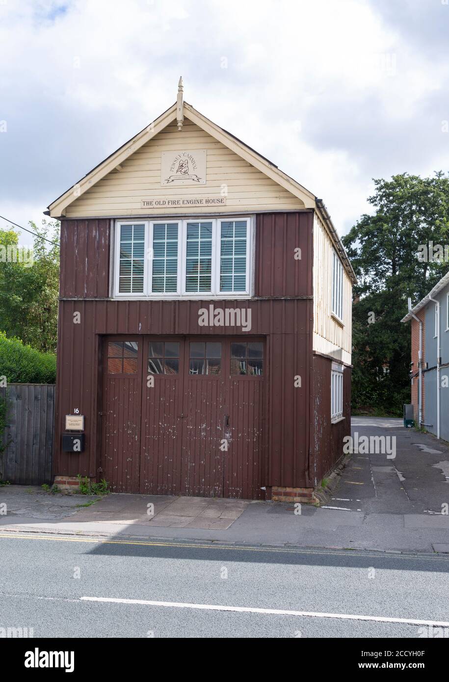 L'edificio Old Fire Engine House, Pewsey, Wiltshire, Inghilterra, Regno Unito, ha costruito 1902 sedi centrali per Pewsey carnibval Foto Stock