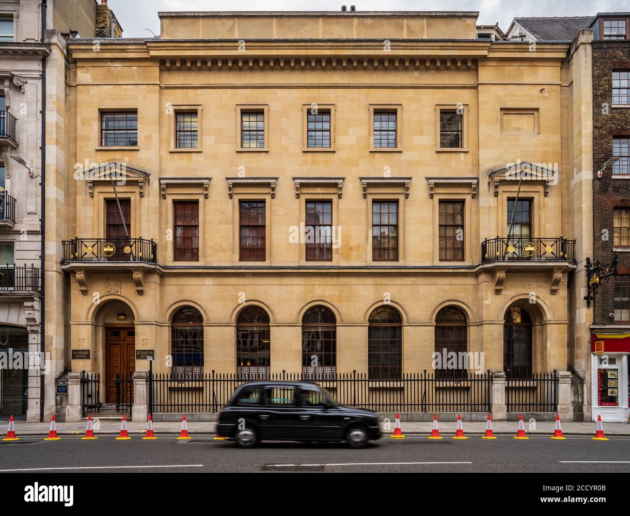 C. Hoare & Co Private Bank Fleet Street Londra. Fondata nel 1672 da Sir Richard Hoare, C. Hoare & Co è ancora di proprietà della stessa famiglia. Foto Stock