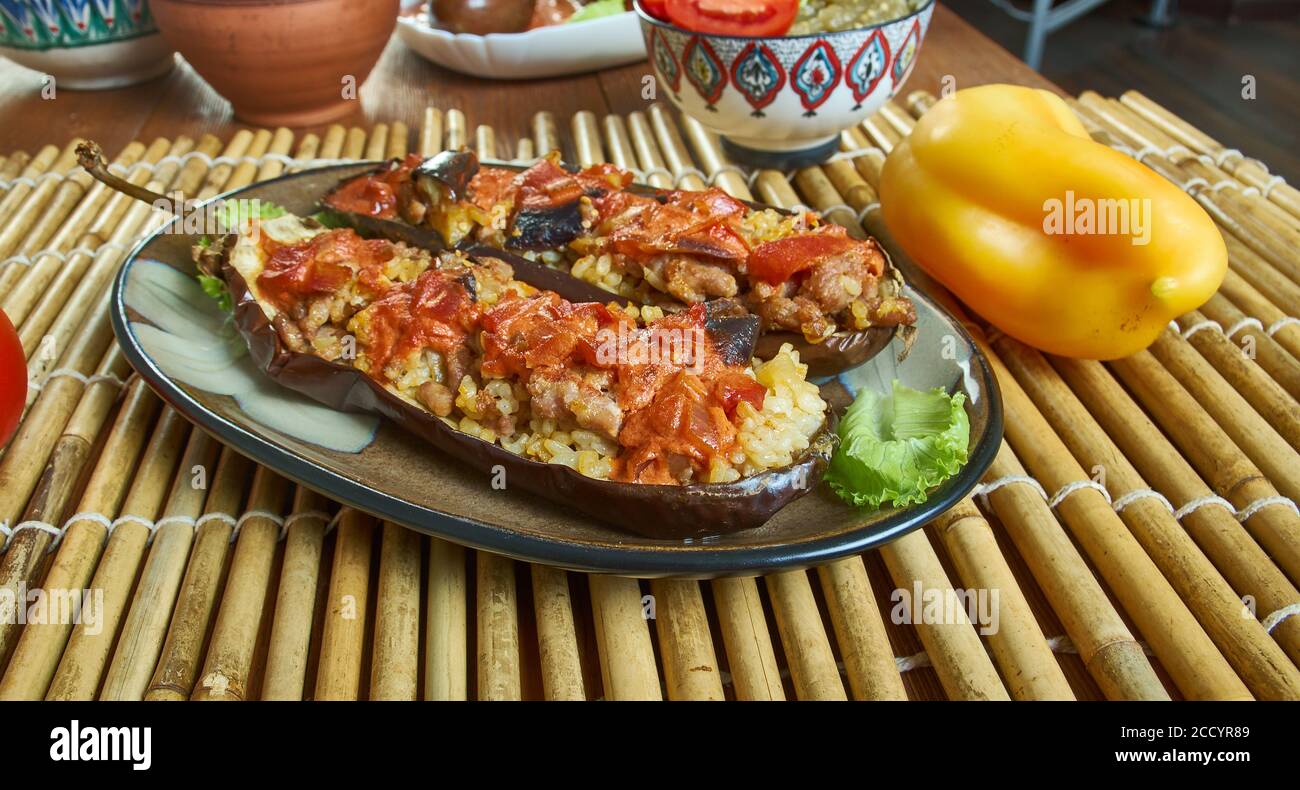 Imam bayildi con agnello, tzatziki, melanzana turca Foto Stock