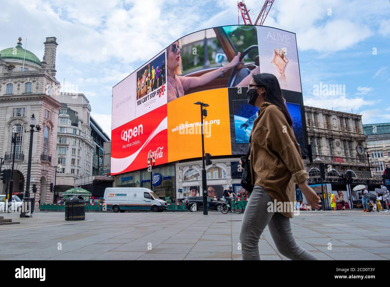 Londra - Agosto, 2020: Tranquilla scena di strada di Londra su Piccadilly Circus, quasi vuoto a causa degli effetti del coronavirus Foto Stock