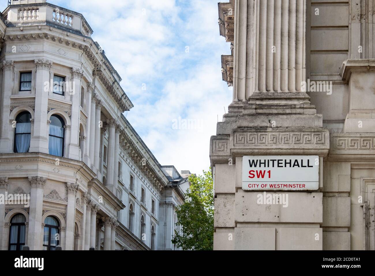 Londra- Whitehall e Downing Street segno, la sede del governo del Regno Unito Foto Stock