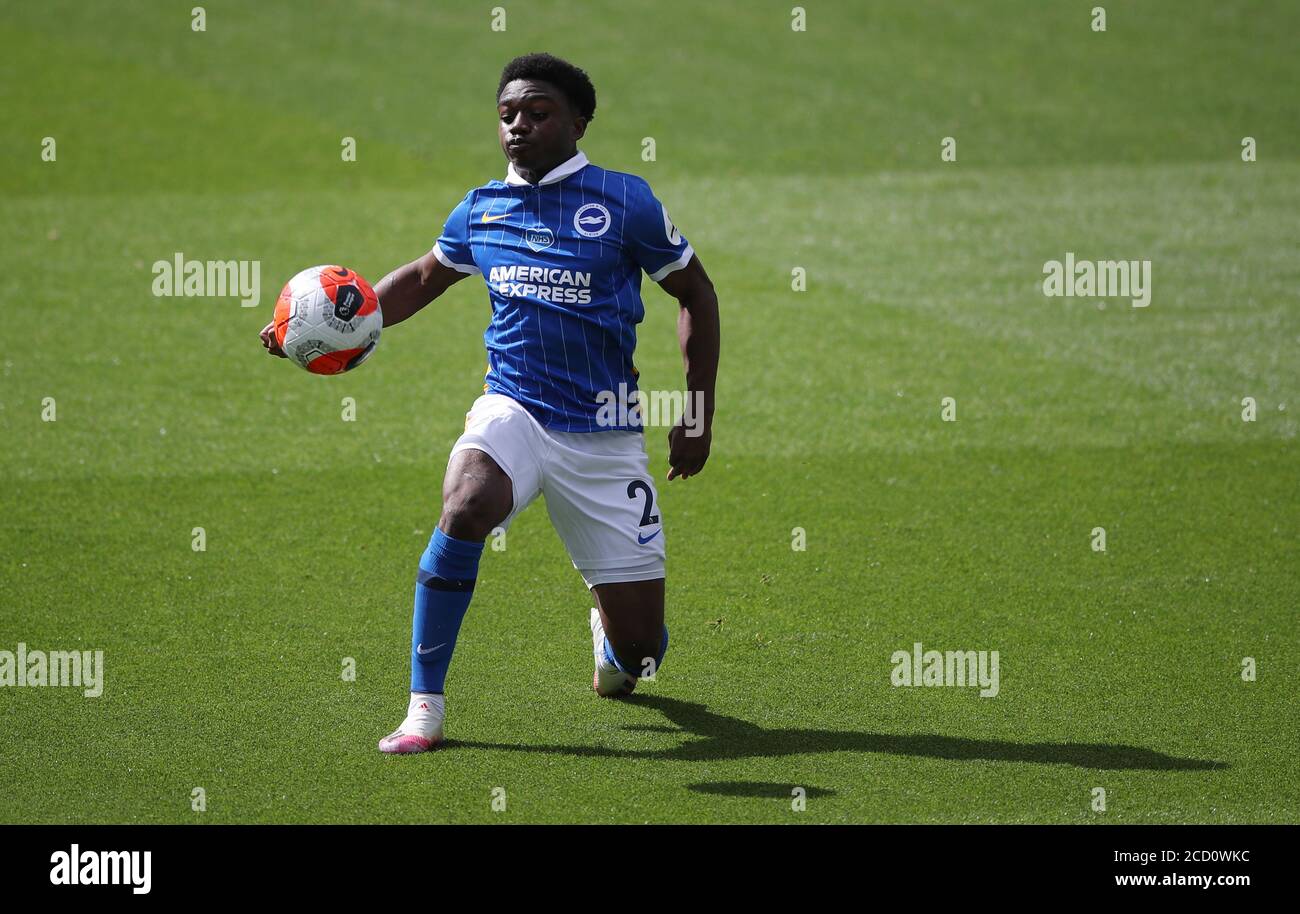 Brighton e Hove Albion's Tariq Lamptey durante la partita della Premier League a Turf Moor, Burnley. Foto Stock