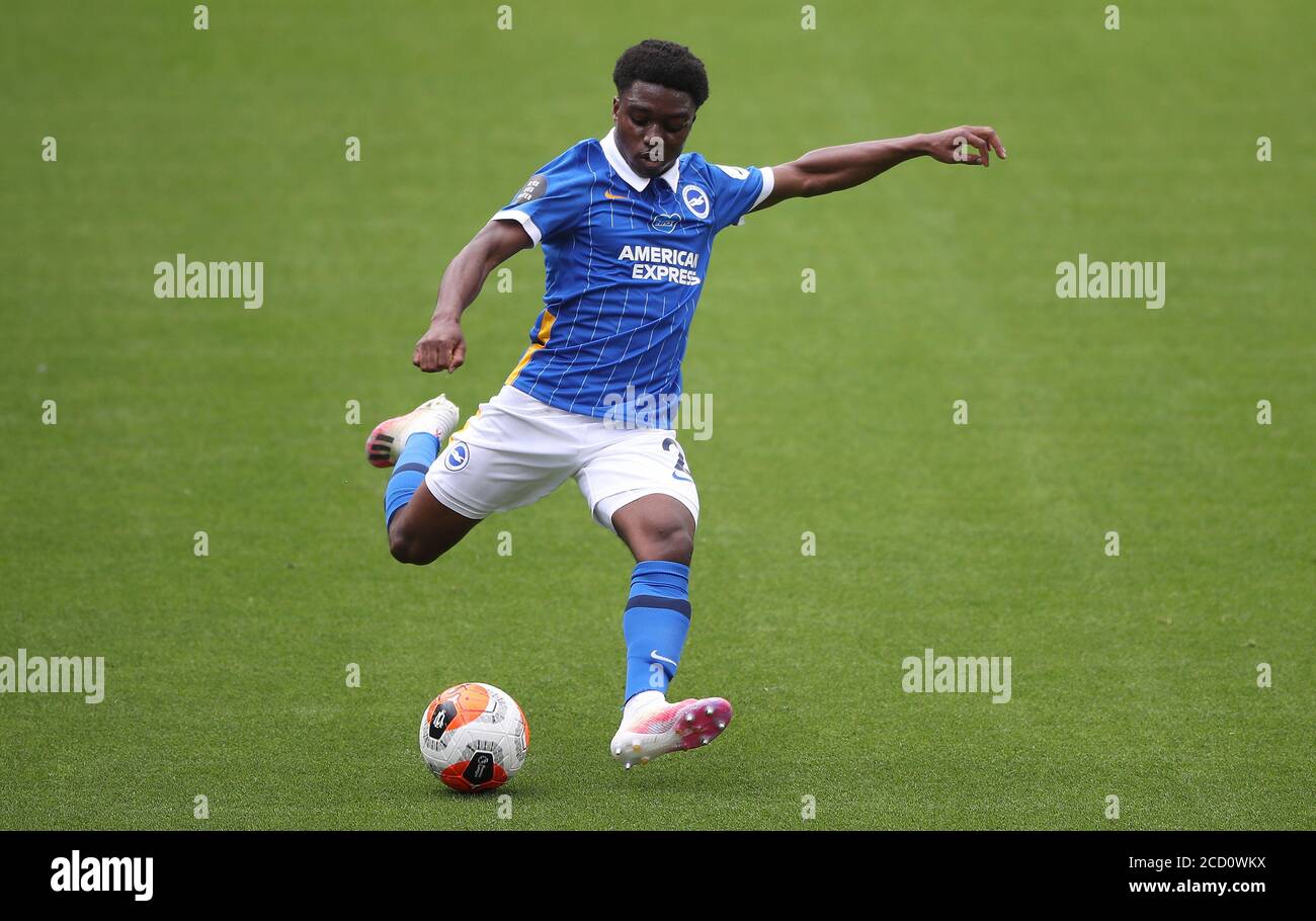Brighton e Hove Albion's Tariq Lamptey durante la partita della Premier League a Turf Moor, Burnley. Foto Stock