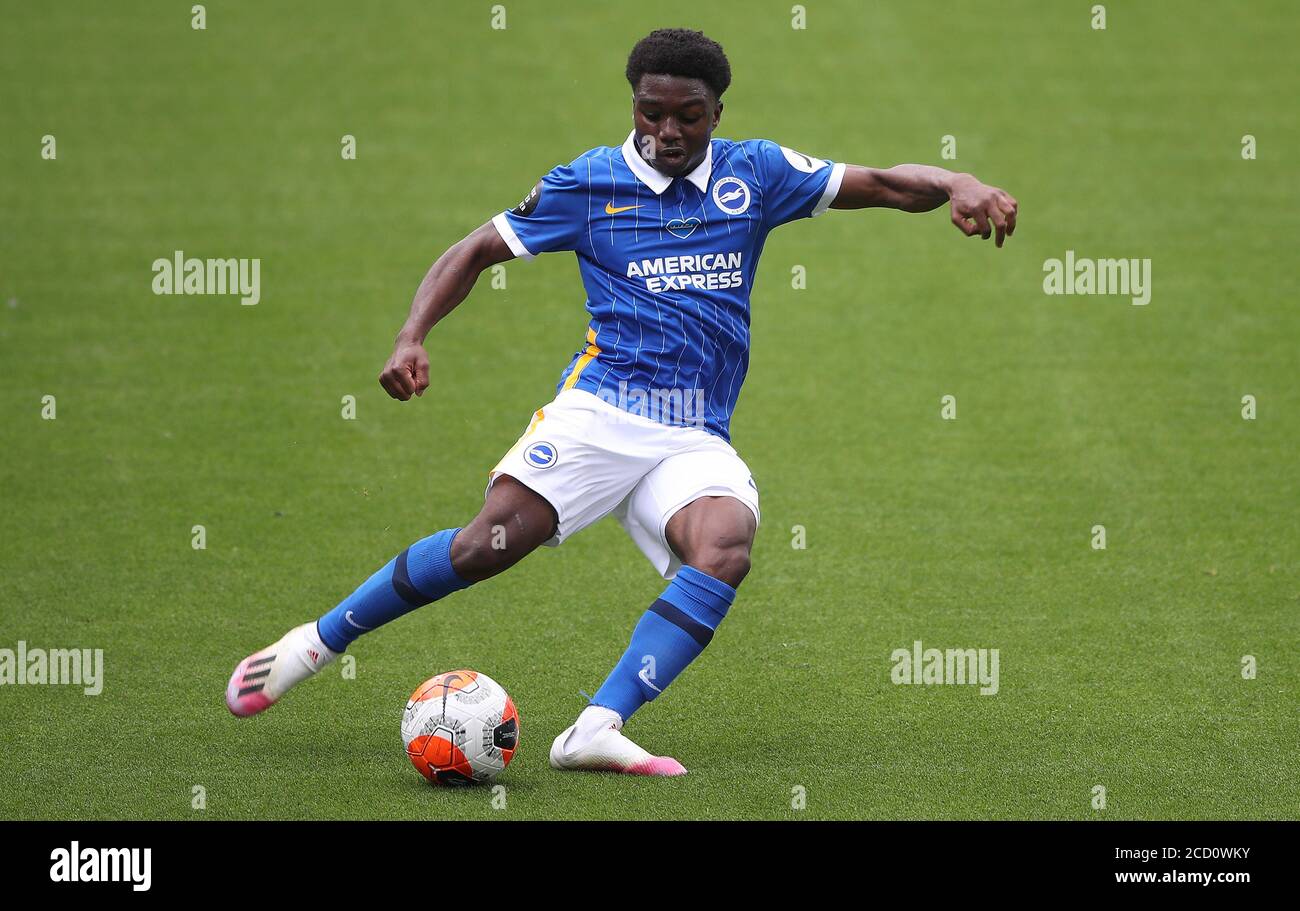 Brighton e Hove Albion's Tariq Lamptey durante la partita della Premier League a Turf Moor, Burnley. Foto Stock