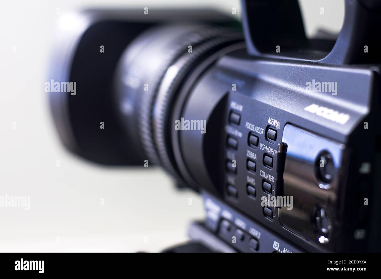 Videocamera professionale utilizzata dai giornalisti Foto Stock