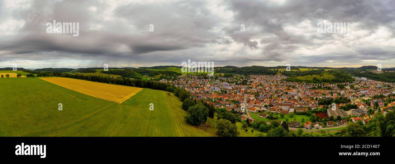 Vista panoramica rurale sull'area ricreativa della città di Albstadt presso l'alb sveva a baden wuerttemberg, germania. Foto Stock