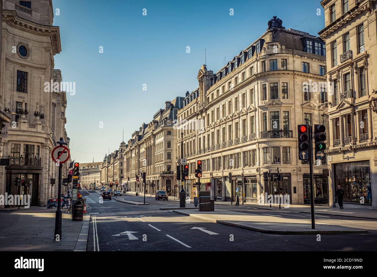 Regent Street all'ora di punta del mattino durante il blocco nazionale, Covid-19 World Pandemic; Londra, Inghilterra Foto Stock