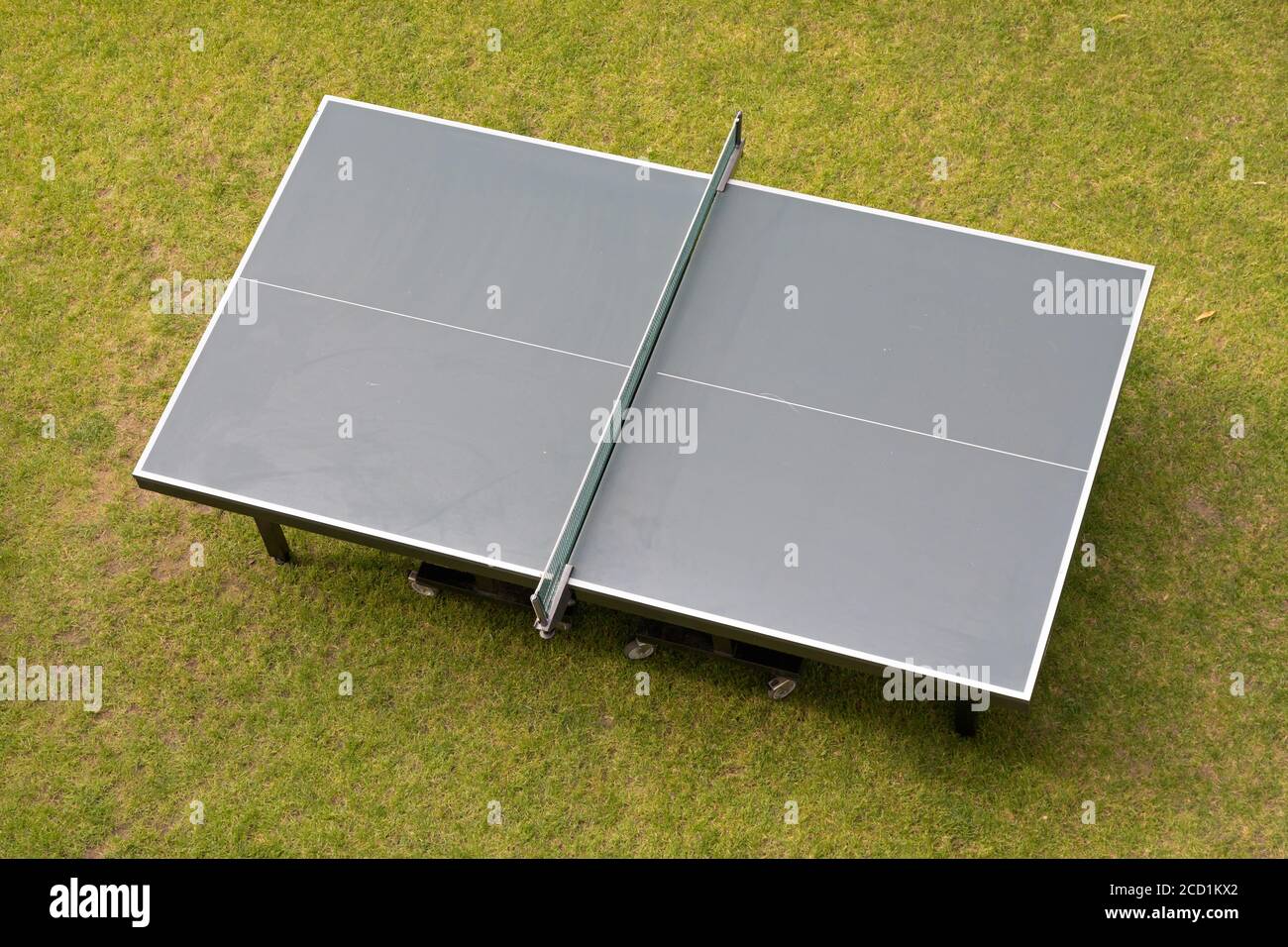 tavolo da ping-pong in giardino Foto Stock