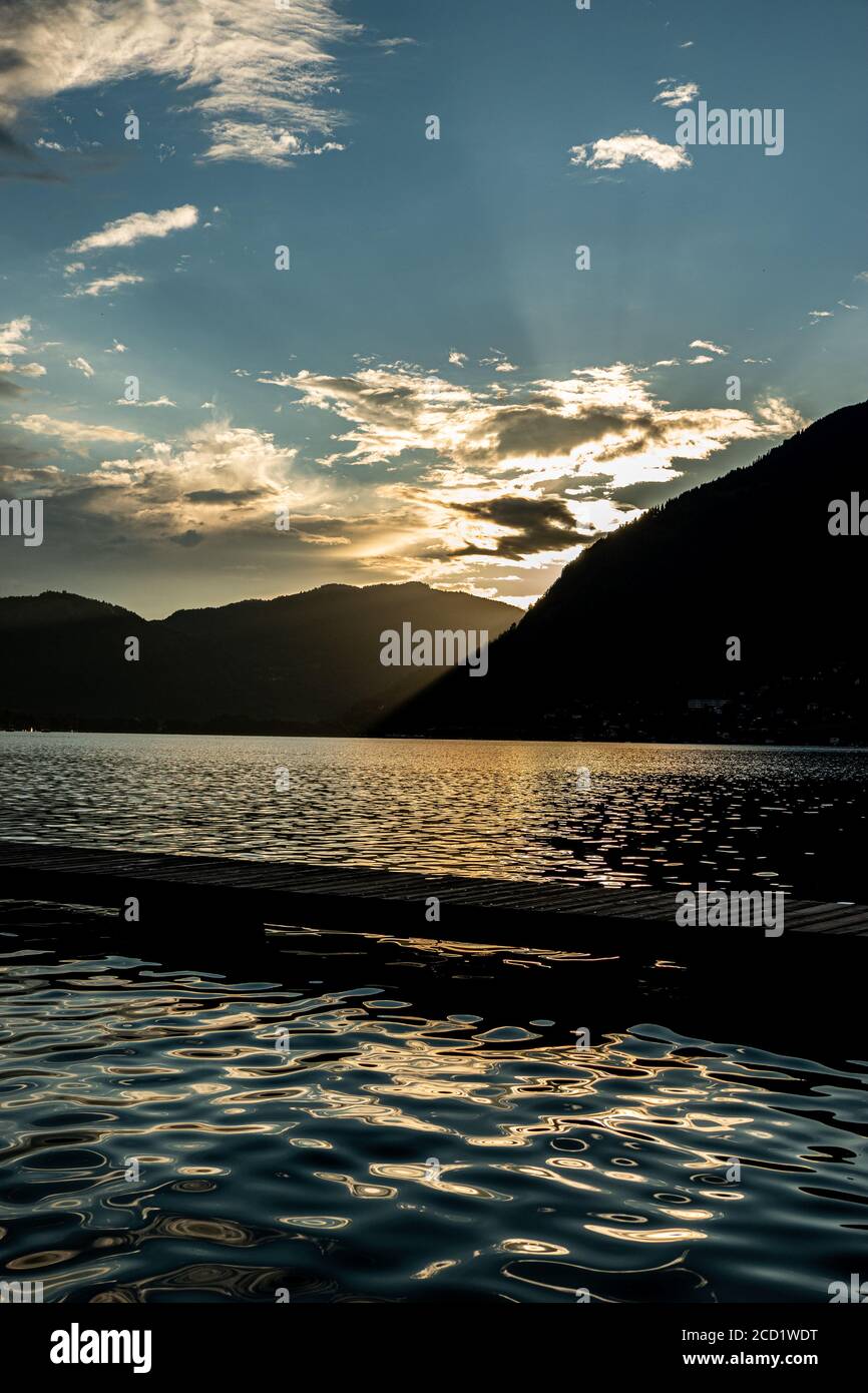 Lago Ossiach (Ossiacher See) al tramonto Foto Stock