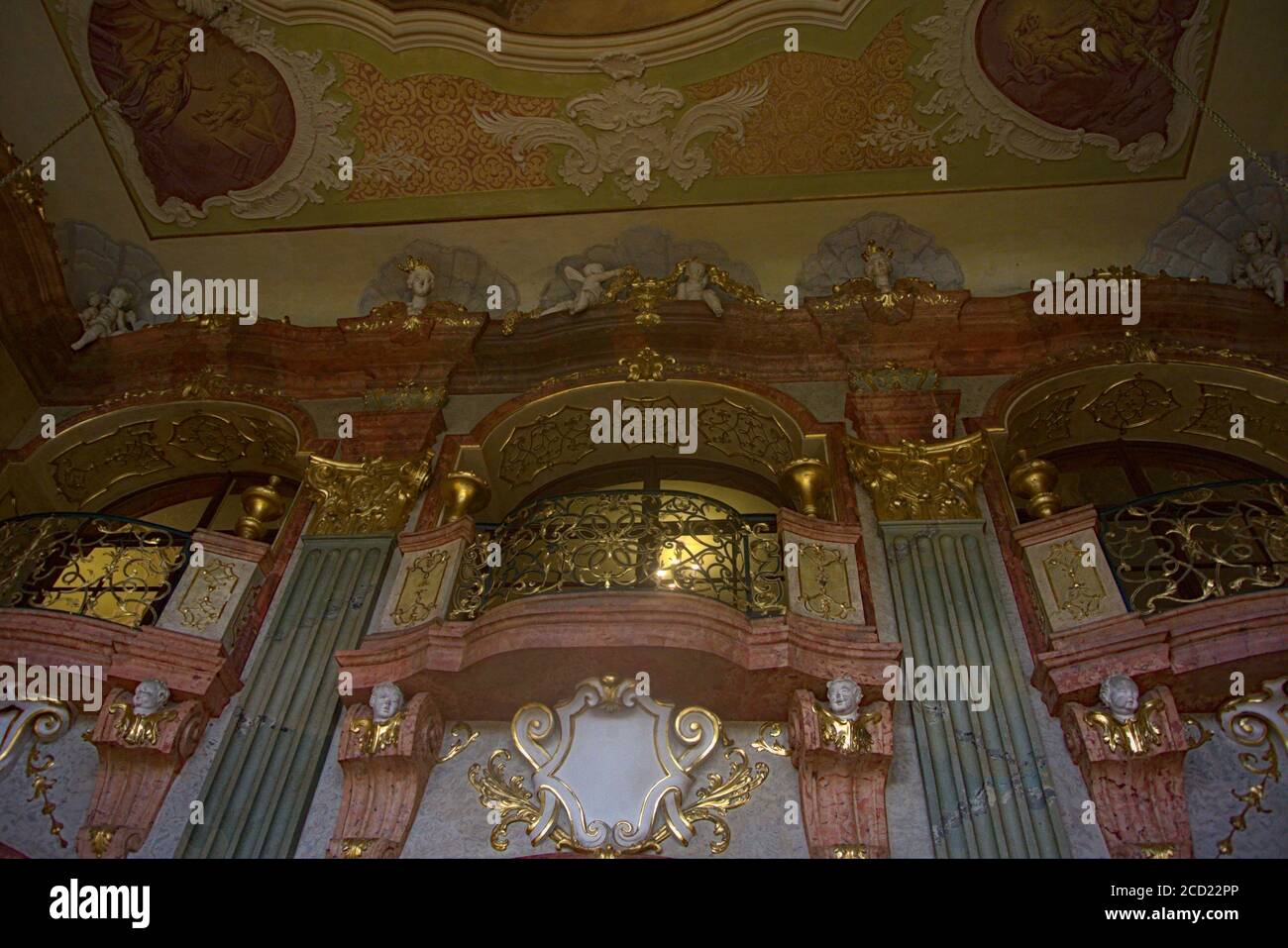 Uno sguardo su lussuosi balconi, precedentemente di proprietà di un aristocratico tedesco Foto Stock