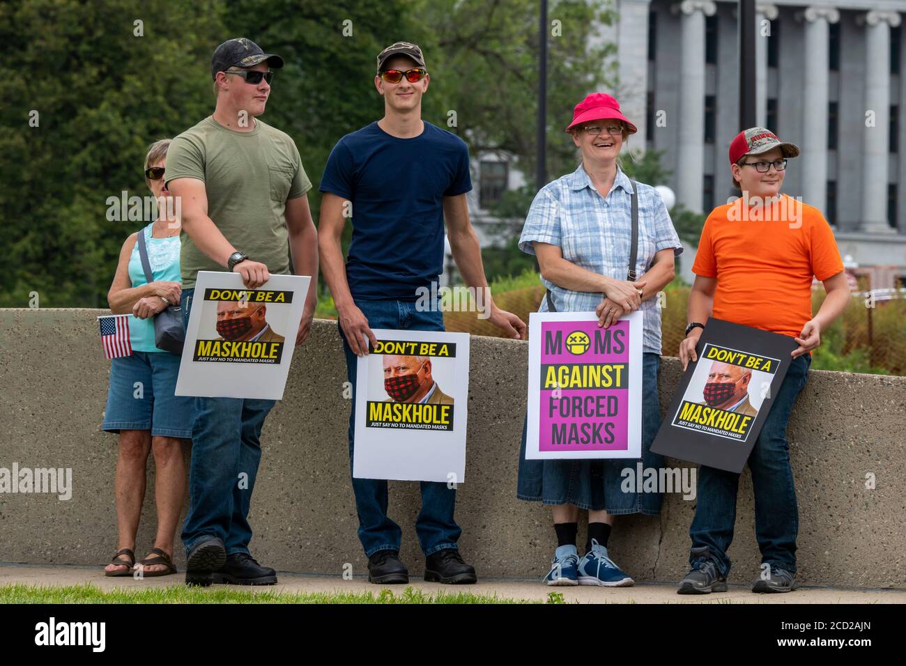 St. Paul, Minnesota. Protesta per smascherare il Minnesota. I manifestanti che non indossano maschere rally per annullare l'obbligo di indossare maschera messo in atto dal governatore Walz Foto Stock