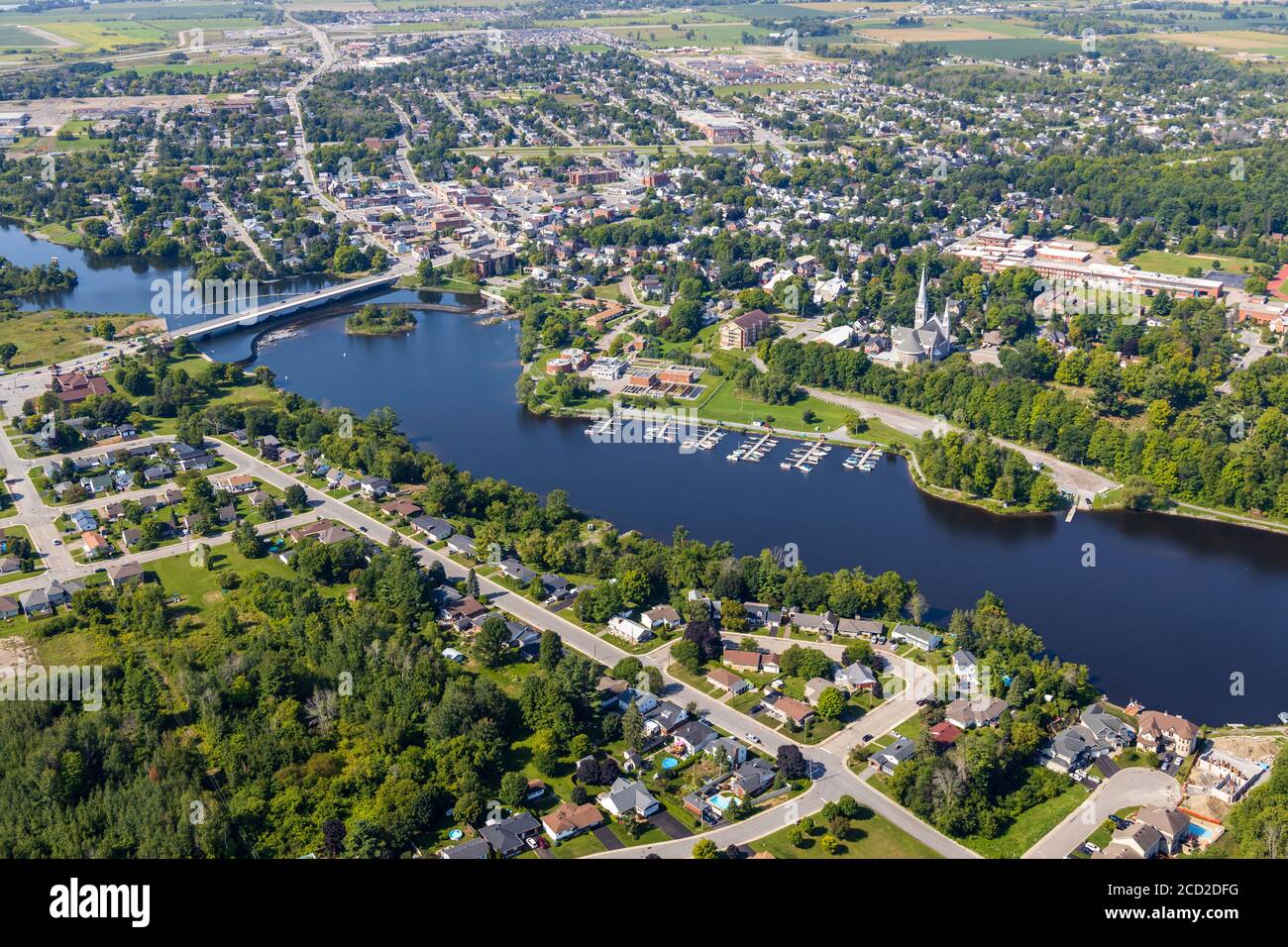 Una vista aerea della città di Arnprior, sul fiume Ottawa. Foto Stock