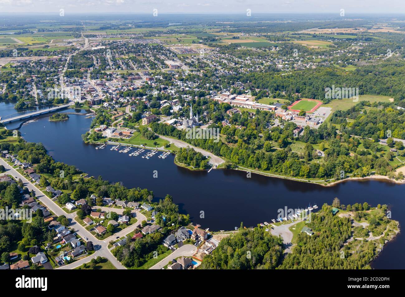 Una vista aerea della città di Arnprior, sul fiume Ottawa. Foto Stock