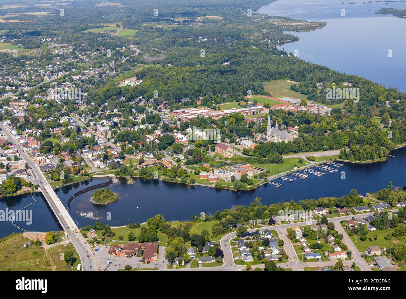 Una vista aerea della città di Arnprior, sul fiume Ottawa. Foto Stock