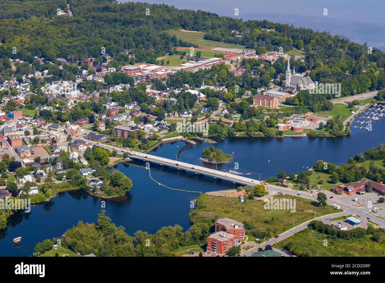 Una vista aerea della città di Arnprior, sul fiume Ottawa. Foto Stock