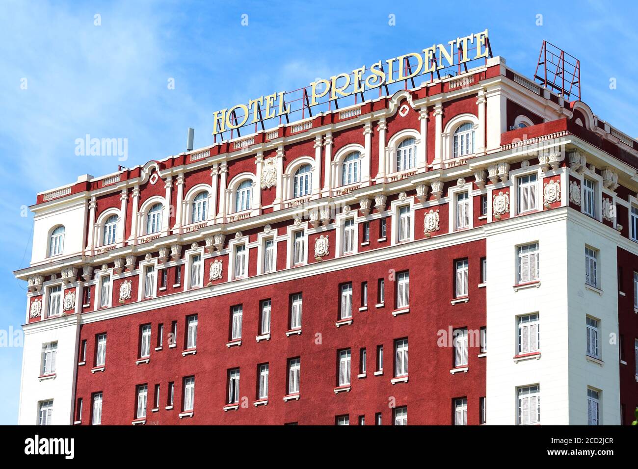Hotel Presidente a l'Avana, Cuba. Edificio dell'hotel con facciata rossa a la Habana. Foto Stock