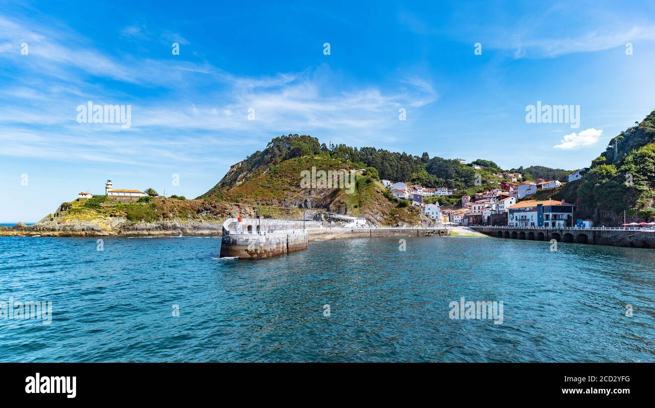 Tradizionale villaggio di pescatori a Cudillero. Asturie. I luoghi turistici più belli della Spagna. Foto Stock