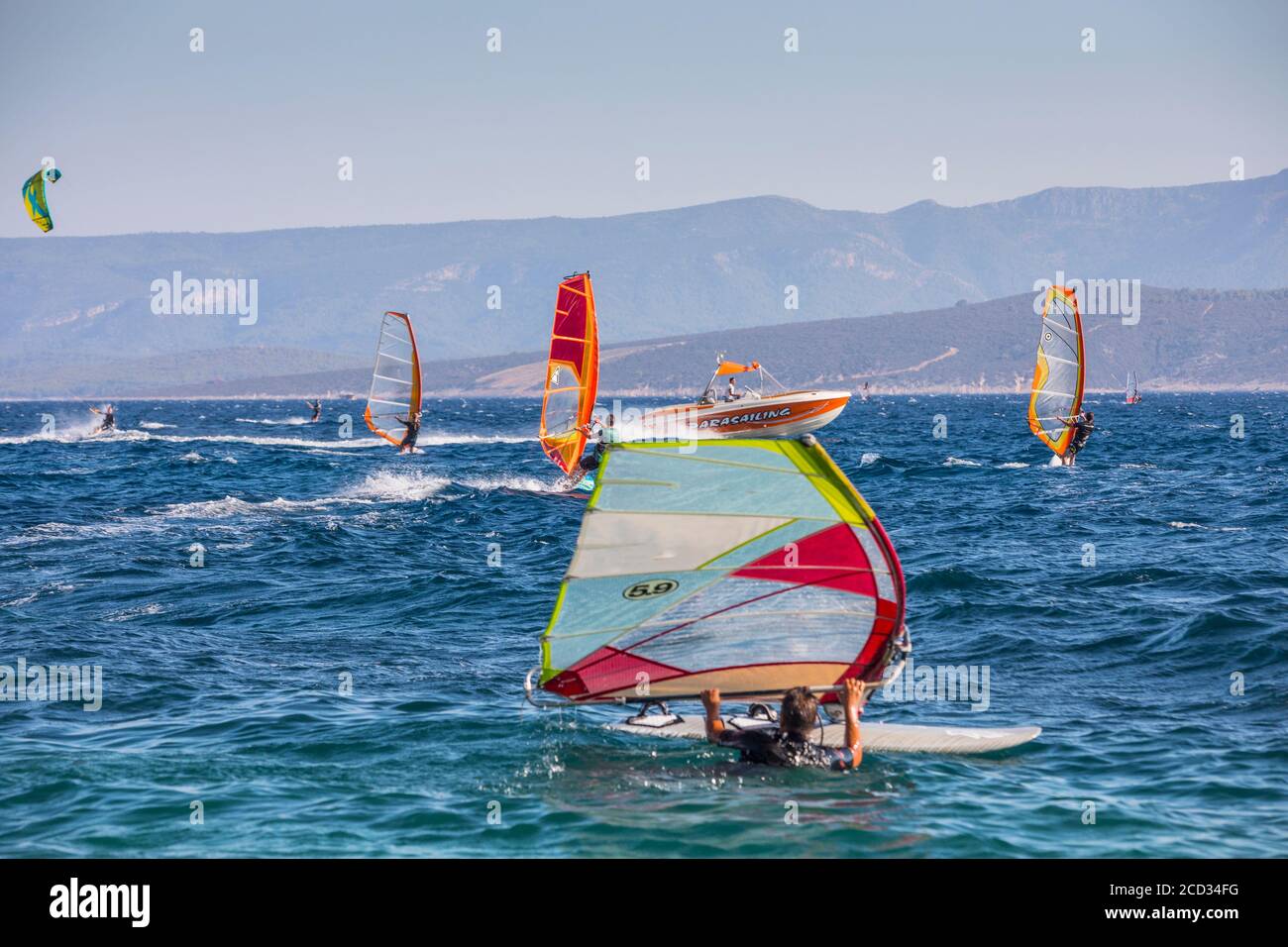 Windsurf e kiting nell'isola di Bol Brac Foto Stock