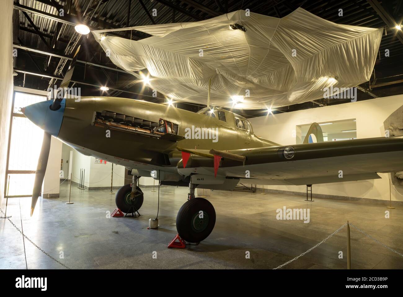 Cecoslovacco Avia B-33 (Ilyushin il-10). La torre di osservazione sulle montagne passa Dukla sul confine slovacco-polacco - mostra museo all'interno della torre Foto Stock