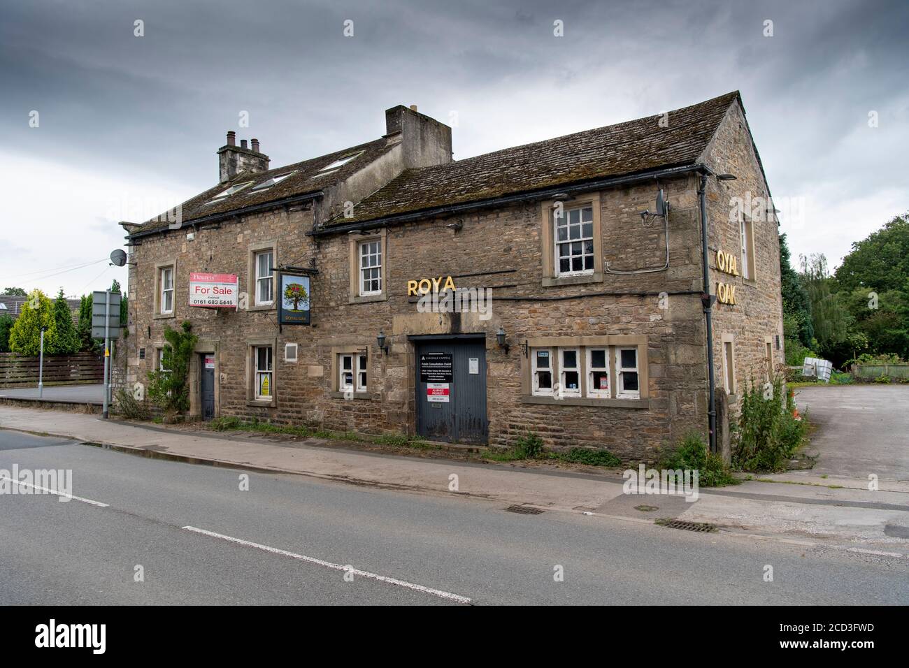 The Royal Oak, un pub rurale che è stato chiuso ed è in vendita, Hornby, Lancashire, Regno Unito. Foto Stock