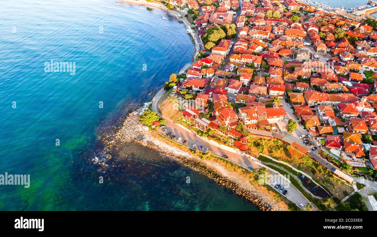 Nessebar, Bulgaria. Alba vista aerea della città antica Mesembria sulla costa del Mar Nero della Bulgaria. Foto Stock