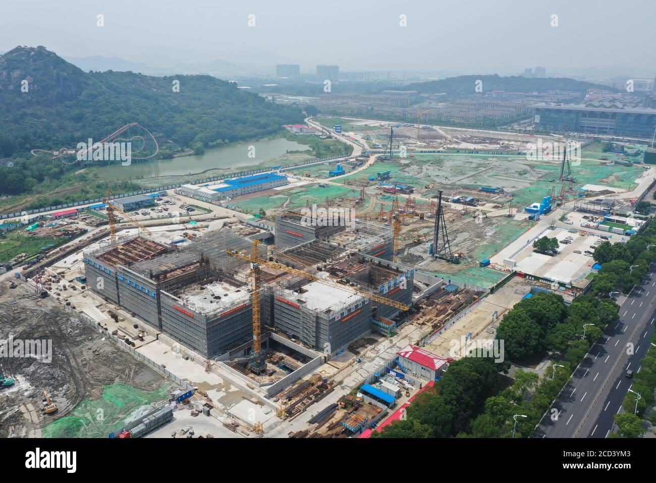 Vista aerea del Padiglione Ovest del Museo di Suzhou in costruzione nella città di Suzhou, nella provincia di Jiangsu della Cina orientale, 22 luglio 2020. Foto Stock