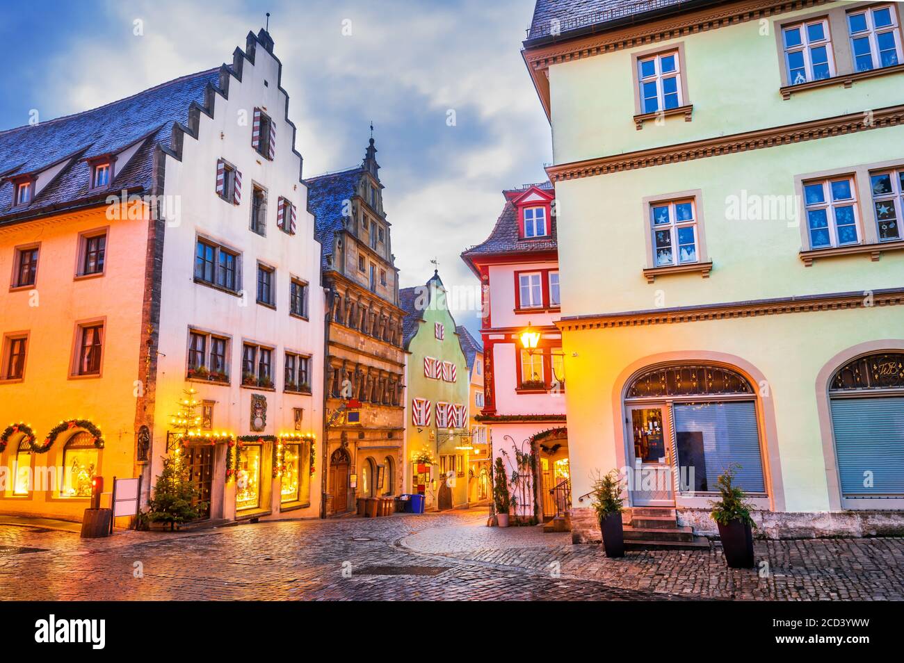 Marktplatz, piazza principale di Rothenburg ob der Tauber. Con effetto HDR, Baviera, Germania Foto Stock