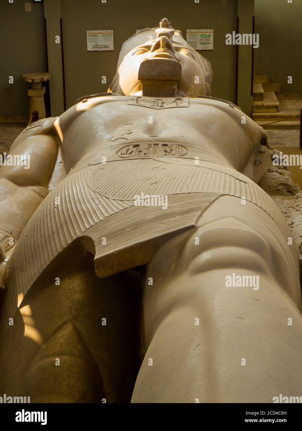 Statua gigante di Ramesse II, Memphis, Egitto Foto Stock