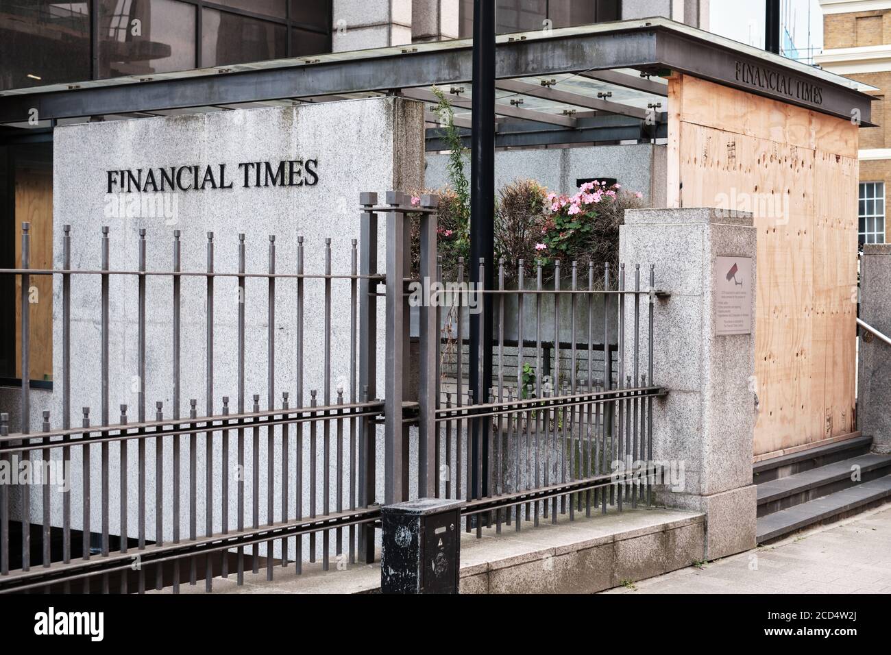 Il Financial Times Southwark Bridge HQ ha chiuso e dovuto essere demolito. Foto Stock