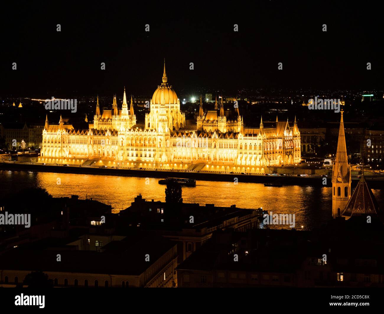 Vista del Parlamento di notte, Budapest, Ungheria Foto Stock