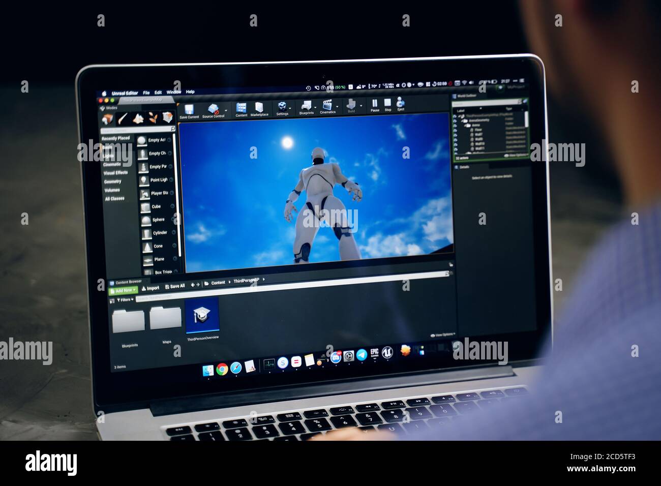 Sviluppatore di giochi creazione sullo schermo principale di software motore irreale su Apple macbook macOS sistema operativo. Bishkek, Kirghizistan - 14 marzo 2020. Foto Stock