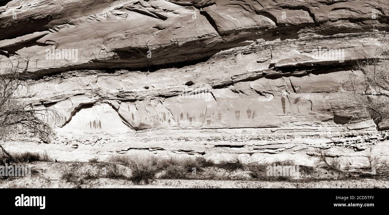 Antichi pittogrammi creati dai nativi americani, Horseshoe Canyon, Canyonlands National Park, Emery County, Utah, USA Foto Stock