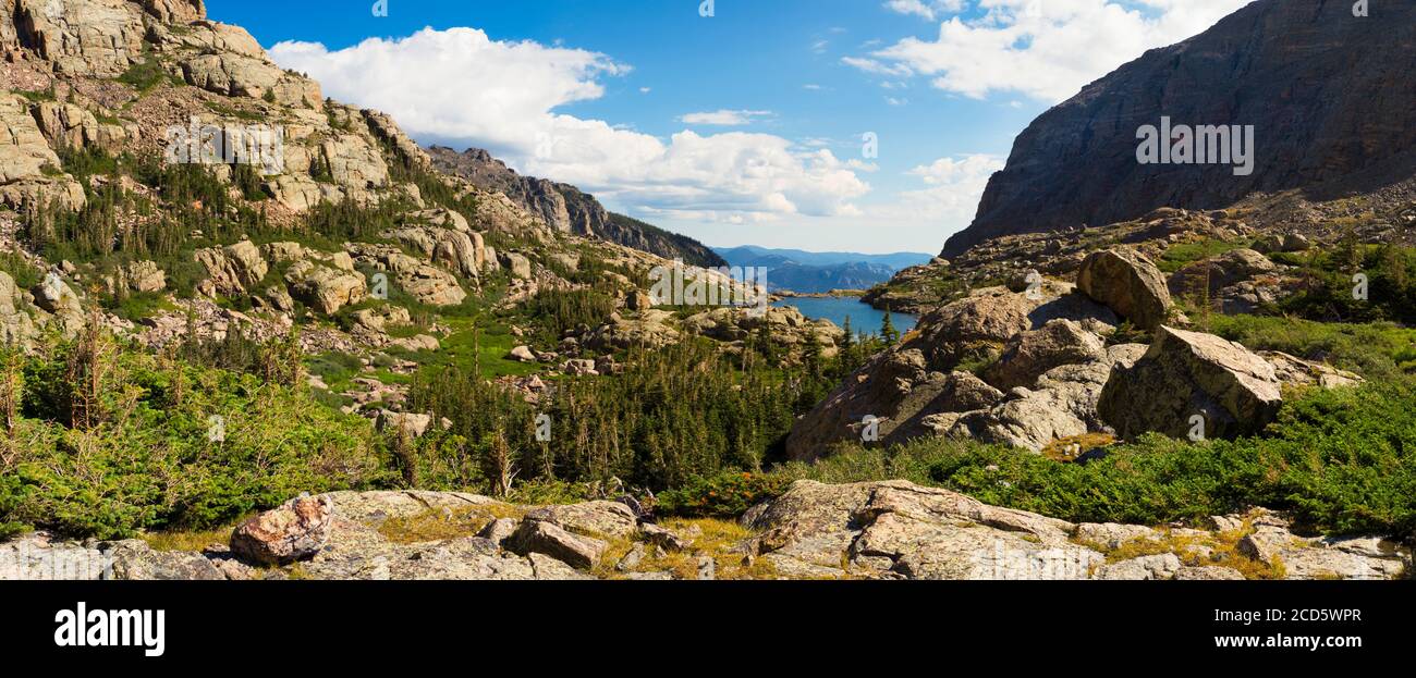 Vista mattutina lungo Taylor Valley, Rocky Mountain National Park, Colorado, Stati Uniti Foto Stock