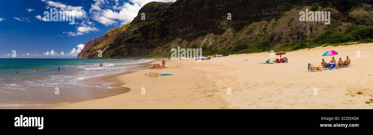 Vista della spiaggia tropicale, Kauai, Hawaii, Stati Uniti Foto Stock