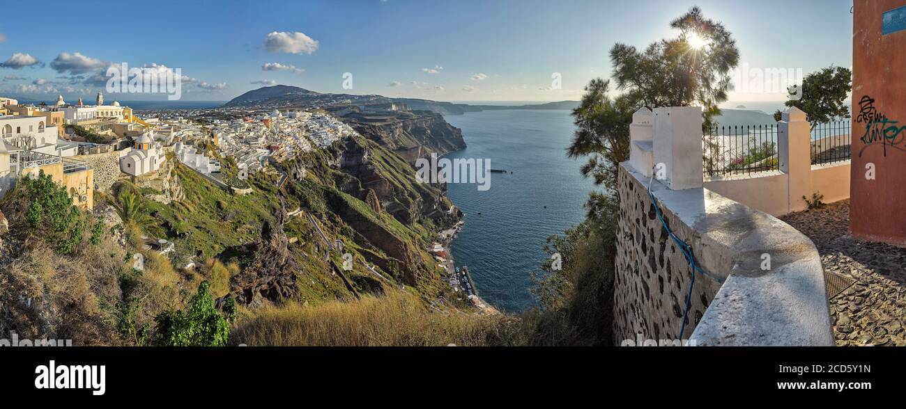 Vista panoramica di Fira, Santorini, Grecia Foto Stock
