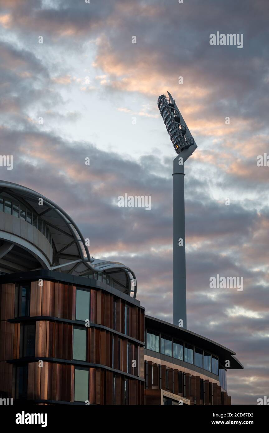 Light Poles of Adelaide Oval al Tramonto Foto Stock