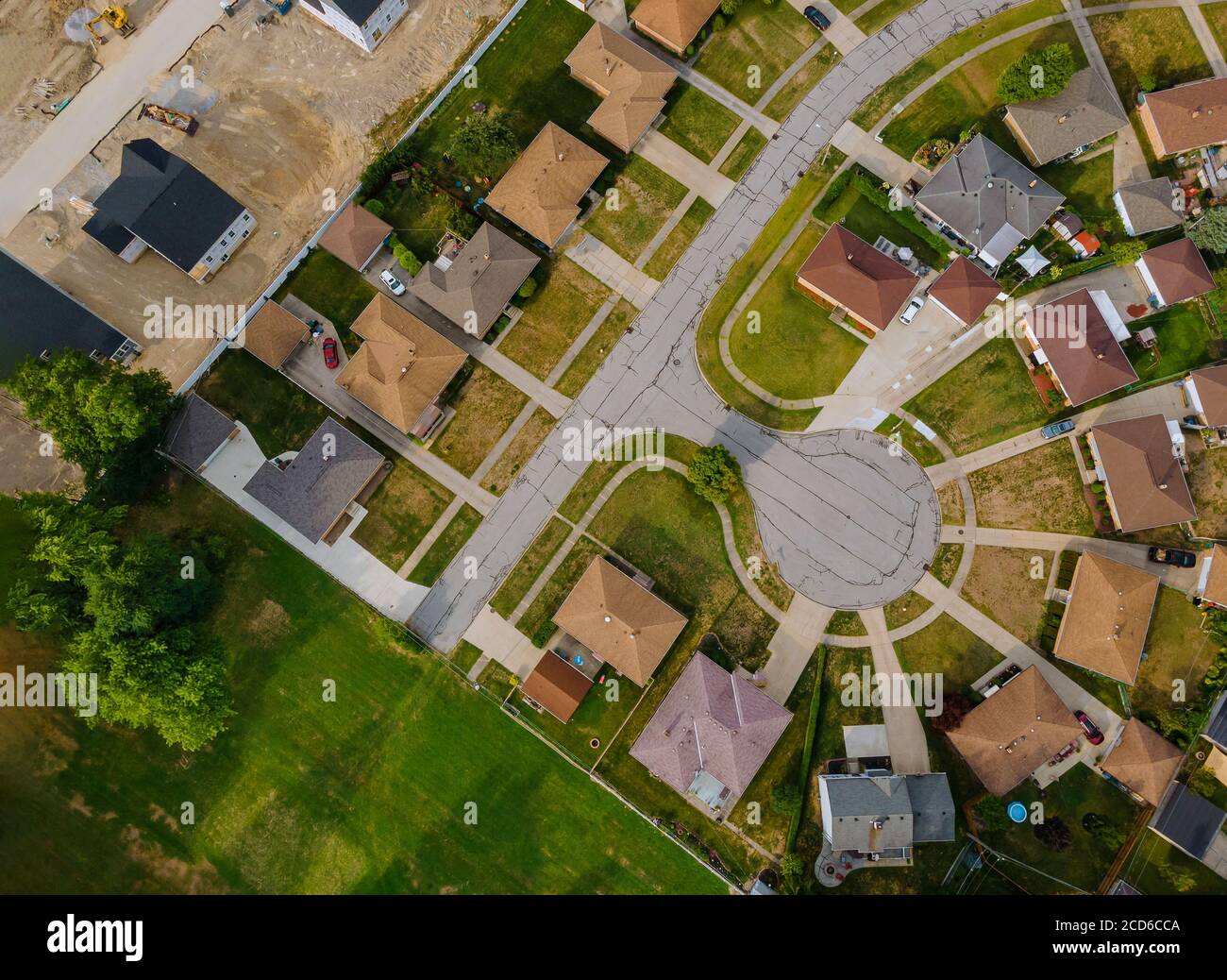 Paesaggio panoramico stagionale dall'alto vista aerea di un piccolo Città in campagna Cleveland Ohio Stati Uniti Foto Stock