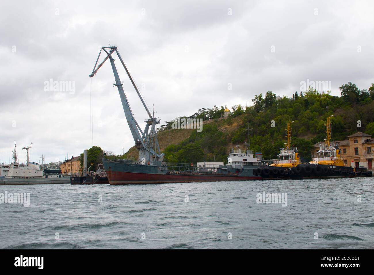 South Bay e Sevastopol Sea Port, Crimea Foto Stock