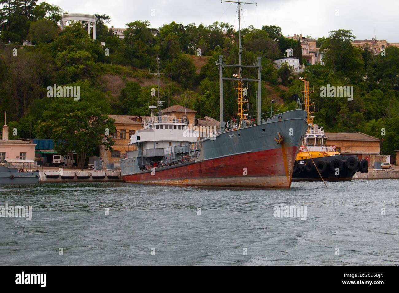 South Bay e Sevastopol Sea Port, Crimea Foto Stock