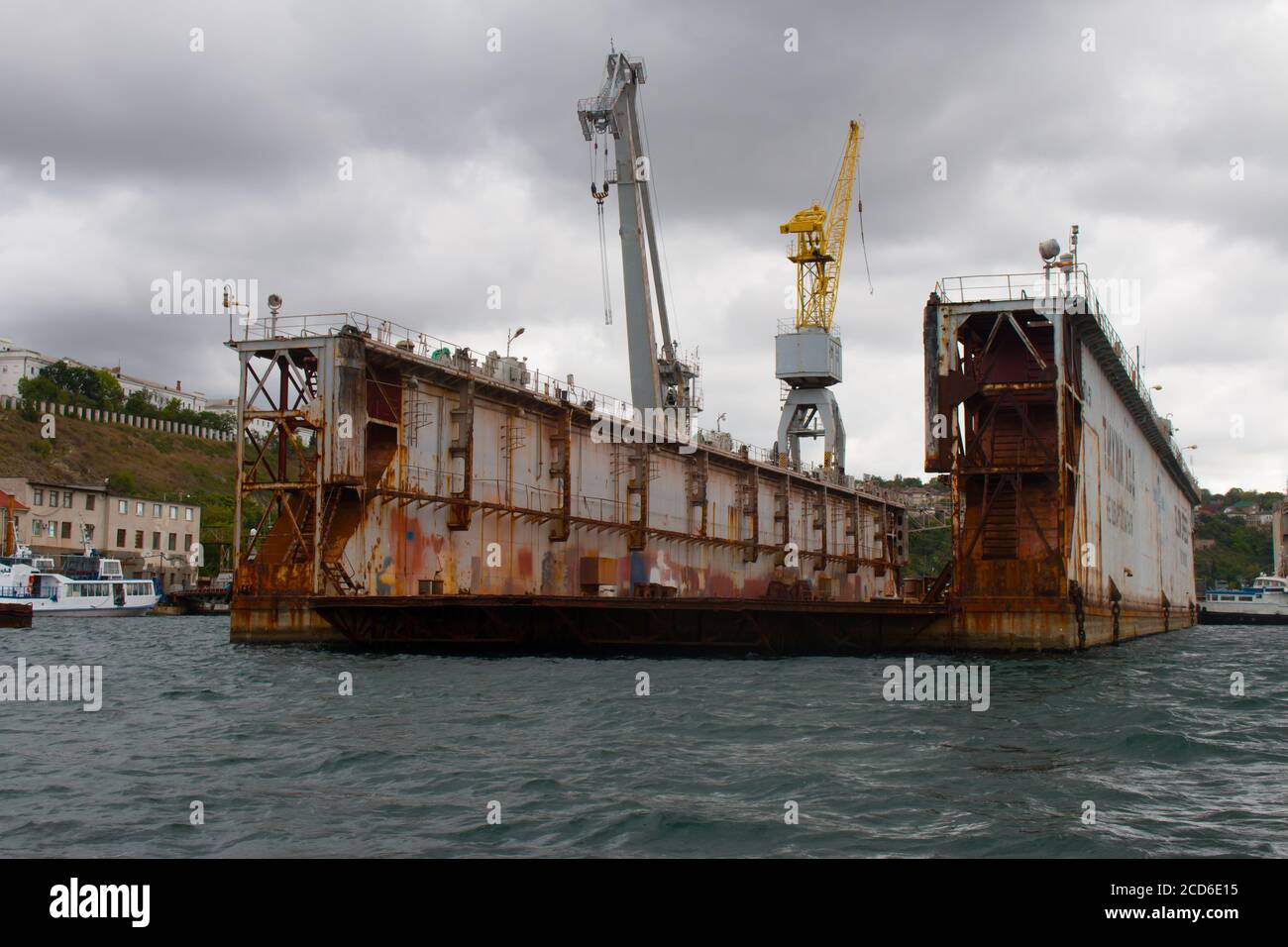 South Bay e Sevastopol Sea Port, Crimea Foto Stock