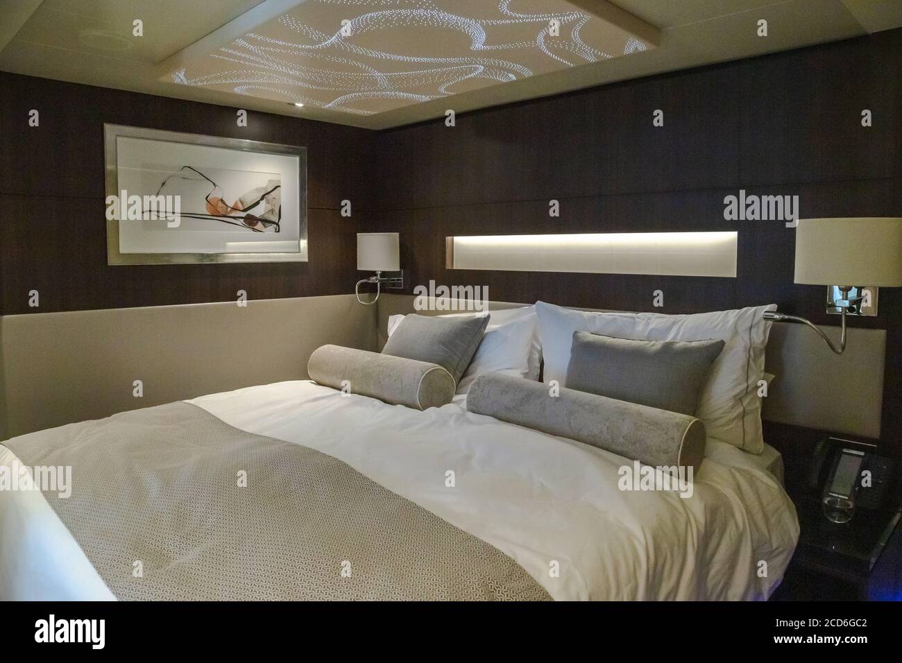 Cabina di lusso a bordo della Norwegian Joy in the Haven Attico rivolto a poppa con ampio balcone sulla nave da crociera NCL Foto Stock