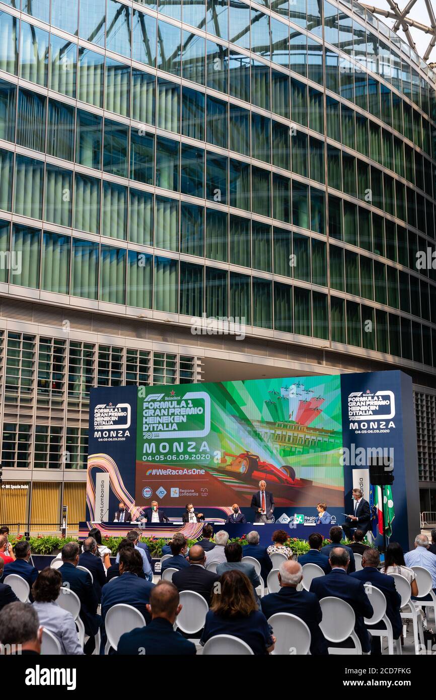 Piazza Città di Lombardia, Milano, Italia, 27 ago 2020, Piazza Città di  Lombardia ospita la conferenza stampa del GP di F1 di Heineken Monza 2020,  Italia durante il Gran Premio di F1