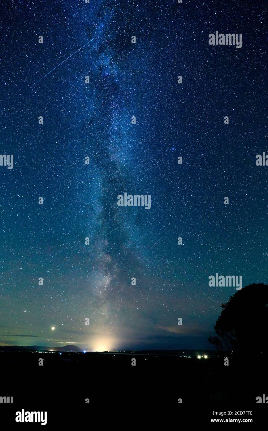 Milky Way nel cielo di agosto, Orkney Isles Foto Stock