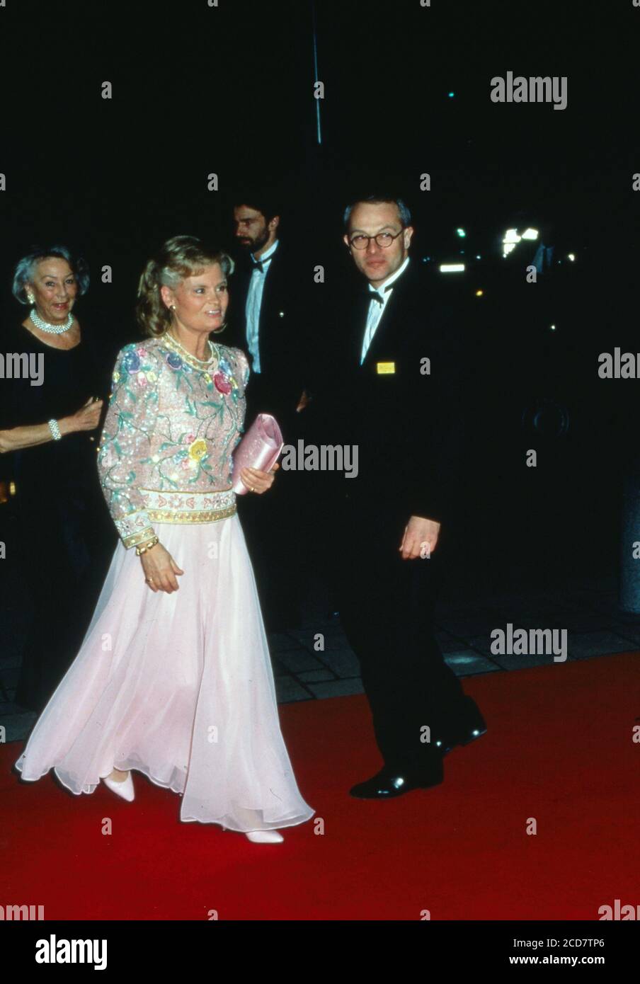 Hannelore Kohl kommt zum Ball des Sports 1993 a den Rhein-Main-Halln a Wiesbaden, Deutschland 1993. Foto Stock