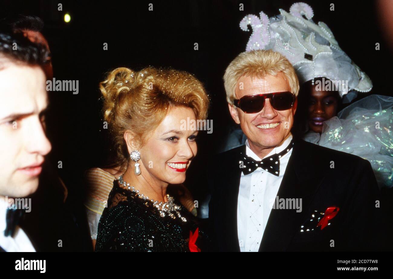 Sänger Heino und Ehefrau Hannelore auf dem Frankfurter Opernball, Deutschland 1994. Foto Stock