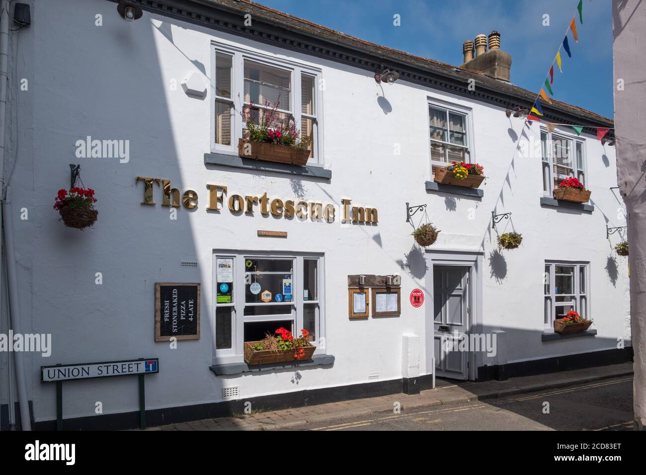 La casa pubblica Fortesque Inn in Union Street, Salcombe, South Hams, Devon, una popolare località turistica Foto Stock