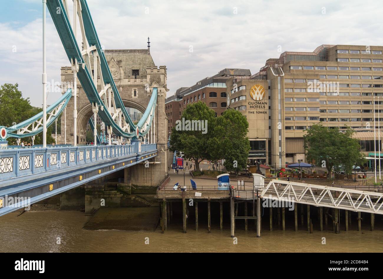 Guoman Hotels, la Torre accanto al Tower Bridge. Londra Foto Stock