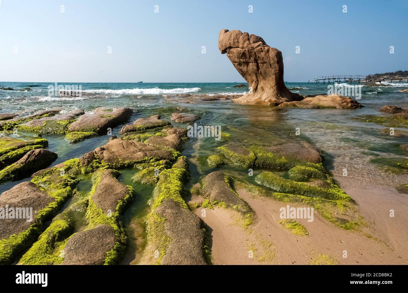 Roccia antica, chiamata (Co Thach) acque Binh Thuan, Vietnam Foto Stock