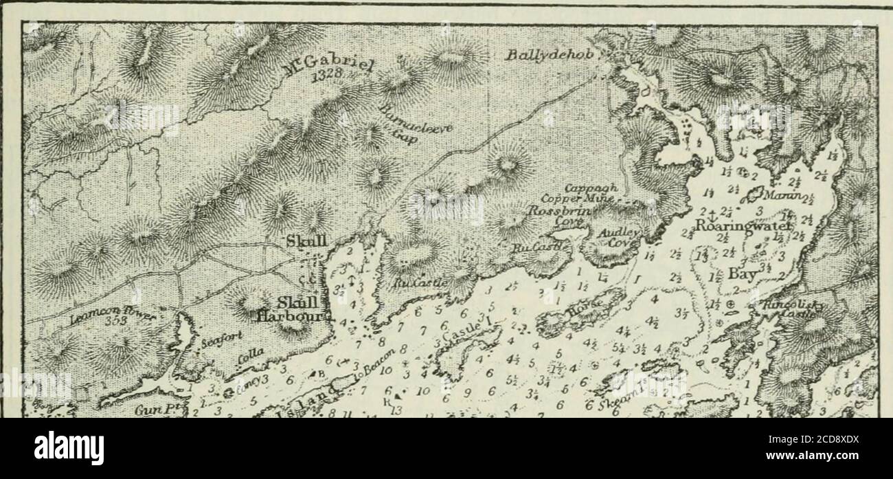 . La terra e i suoi abitanti .. . NEV.-yoRX^ ?^toss c MUNSTER. 431 Bantry, a capo della baia di Bantry, in cui 14,000 francesi erano landedine 1796 per la liberazione dell'Irlanda, è conosciuto solo agli artisti e ai pescatori. Castletown Berehaven, sulla stessa baia, è un villaggio di pescatori. Arrotondamento Mizen Fig. 213.-Cape Clear Island.from an Admiralty Chart. Scala 1 : 148,000.. u j-^^j ^^s ^^y-^-^ rsonn.fr - inBir;ir/j^,^ ?+-.&lt; -5 ft. .^ c?-4?4- 27 24-^* ?3 -22. ,, Signore .^^UTN * - t? 24 JO 21 ^21 . 21 i!2   Z1 ^ J^;^ t^-i^^  22 y,,rilhf&gt;or-t J 2* *^ 2? 24 25 24 21 io 2C n 24 21 24 20 2324 Foto Stock